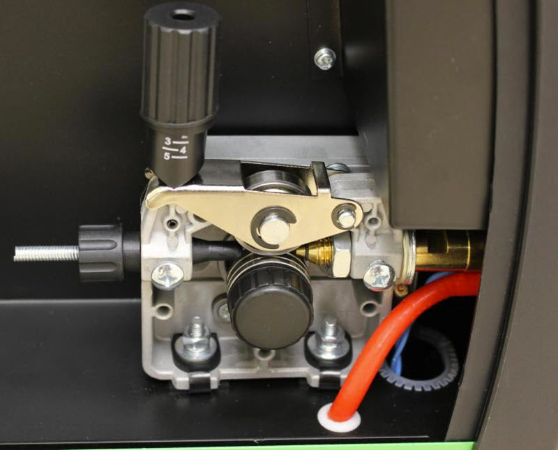 Load image into Gallery viewer, Everlast Cyclone 140E MIG Welder CLN-140E
